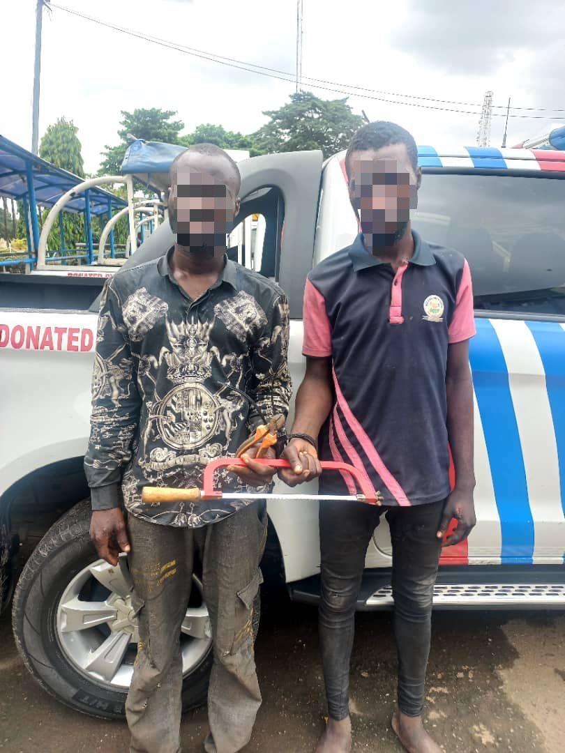 lagos-banana-island-workers-caught-stealing-in-ikoyi-nigeria