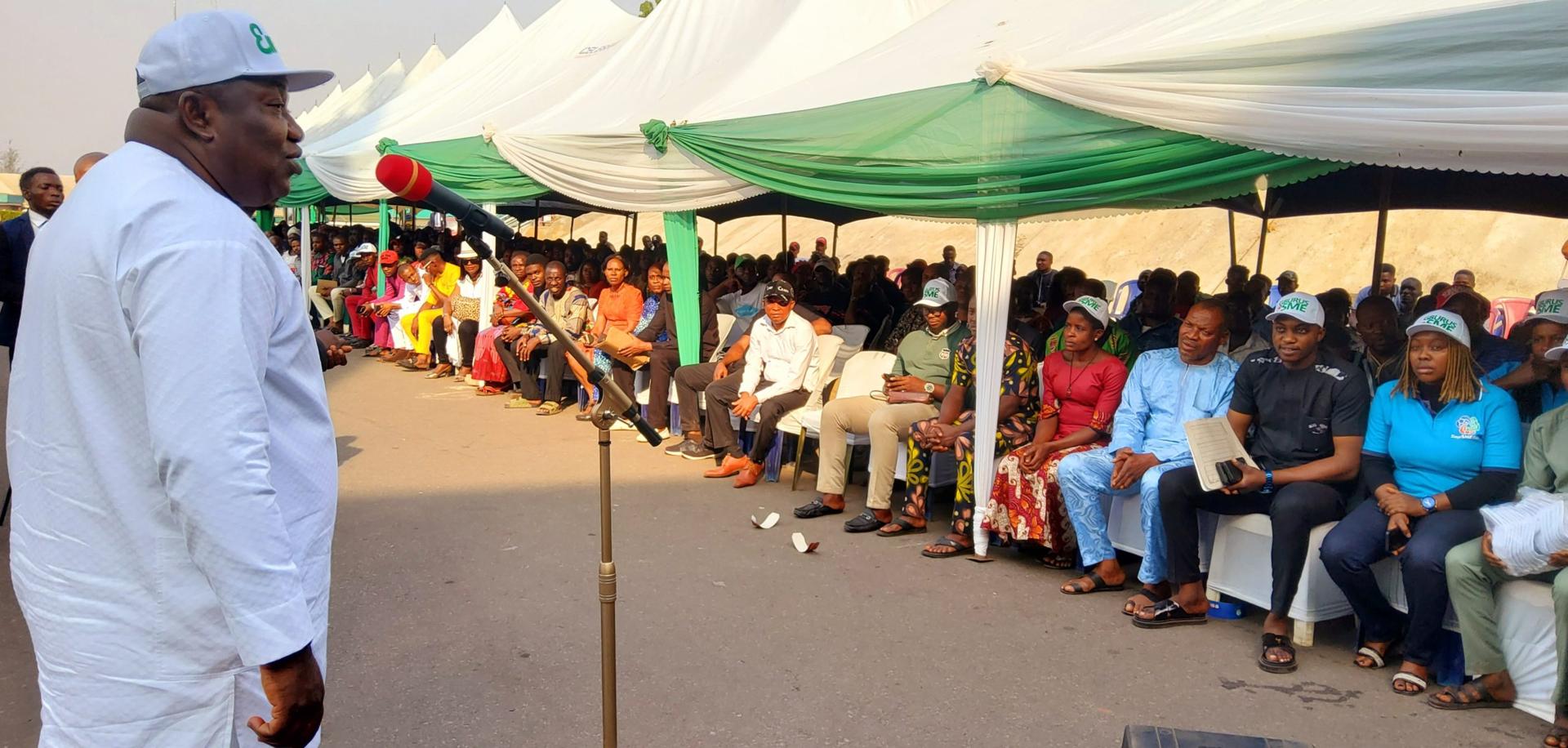 Youth empowerment: Enugu SMEs’ beneficiaries hail, back Gov. Ugwuanyi for Senate, other PDP candidates Youth empowerment: Enugu SMEs’ beneficiaries hail, back Gov. Ugwuanyi for Senate, other PDP candidates