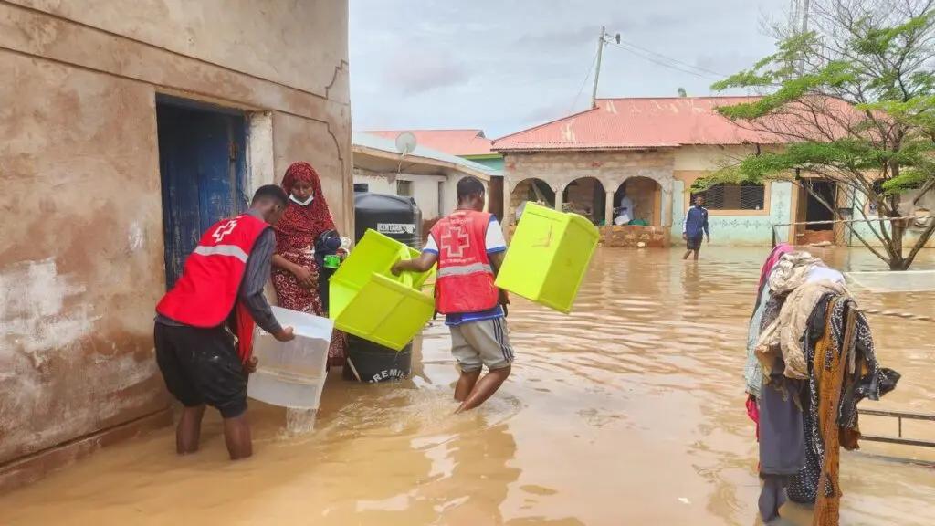 Kenya floods: Death toll nears 120 as crisis escalates Kenya floods: Death toll nears 120 as crisis escalates