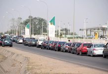 Queues resurface in Ilorin as petrol scarcity worsens Queues resurface in Ilorin as petrol scarcity worsens