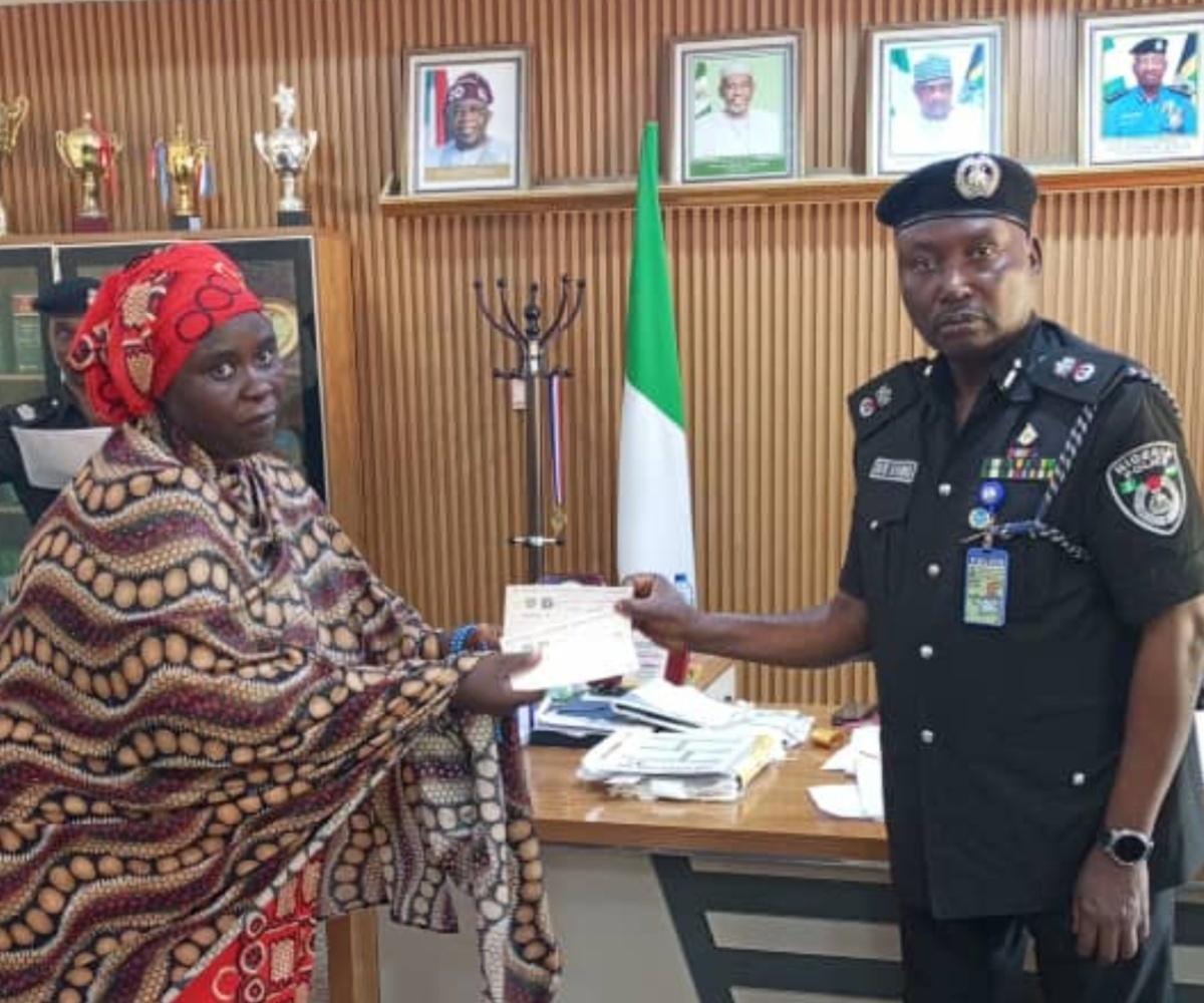 NPF Provides Cash Aid to Families of Slain Officers NPF Provides Cash Aid to Families of Slain Officers