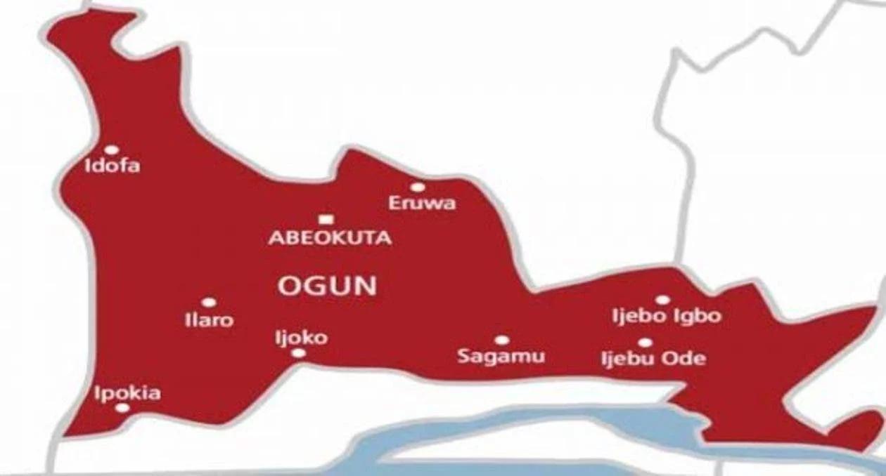 Bus Rams Into Truck in Ogun Four Die Three Injured Bus Rams Into Truck in Ogun Four Die Three Injured