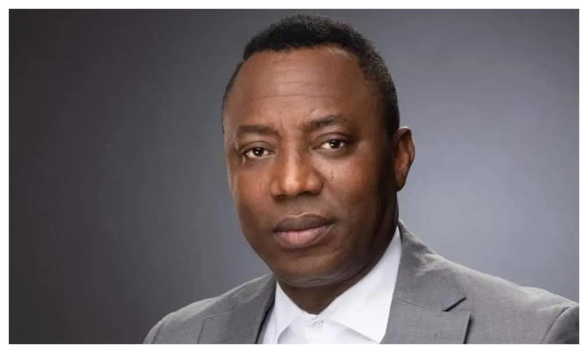 Fayose vs Obasanjo: ‘Two deputy devils fighting’ – Sowore Fayose vs Obasanjo: ‘Two deputy devils fighting’ – Sowore