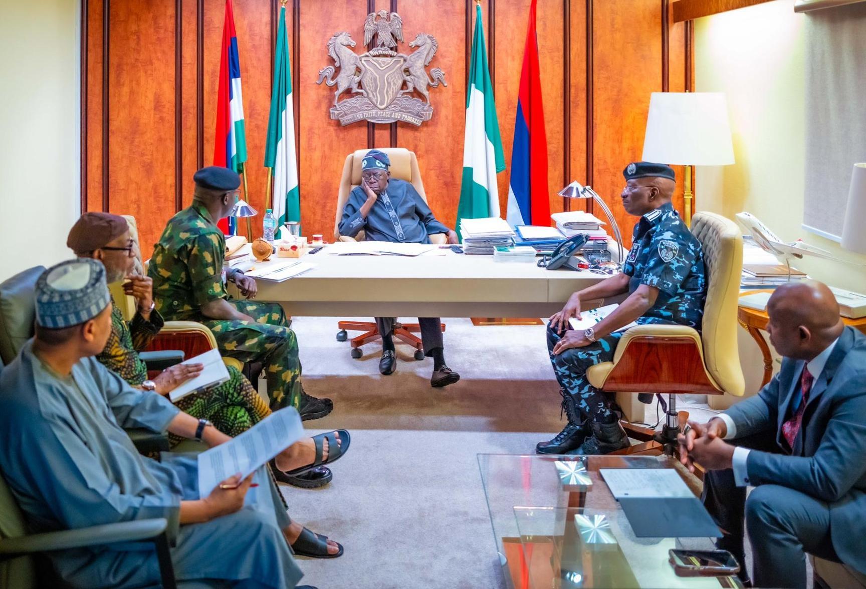 Tinubu in closed-door meeting with service chiefs Tinubu in closed-door meeting with service chiefs