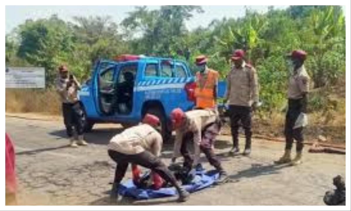 Two dead, two injured in separate midnight crashes in Lagos Two dead, two injured in separate midnight crashes in Lagos