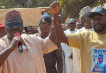 Nasarawa Youths Trek Miles to Show Political Support Nasarawa Youths Trek Miles to Show Political Support