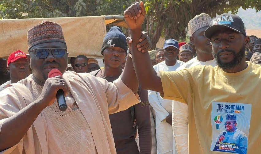 Nasarawa Youths Trek Miles to Show Political Support Nasarawa Youths Trek Miles to Show Political Support
