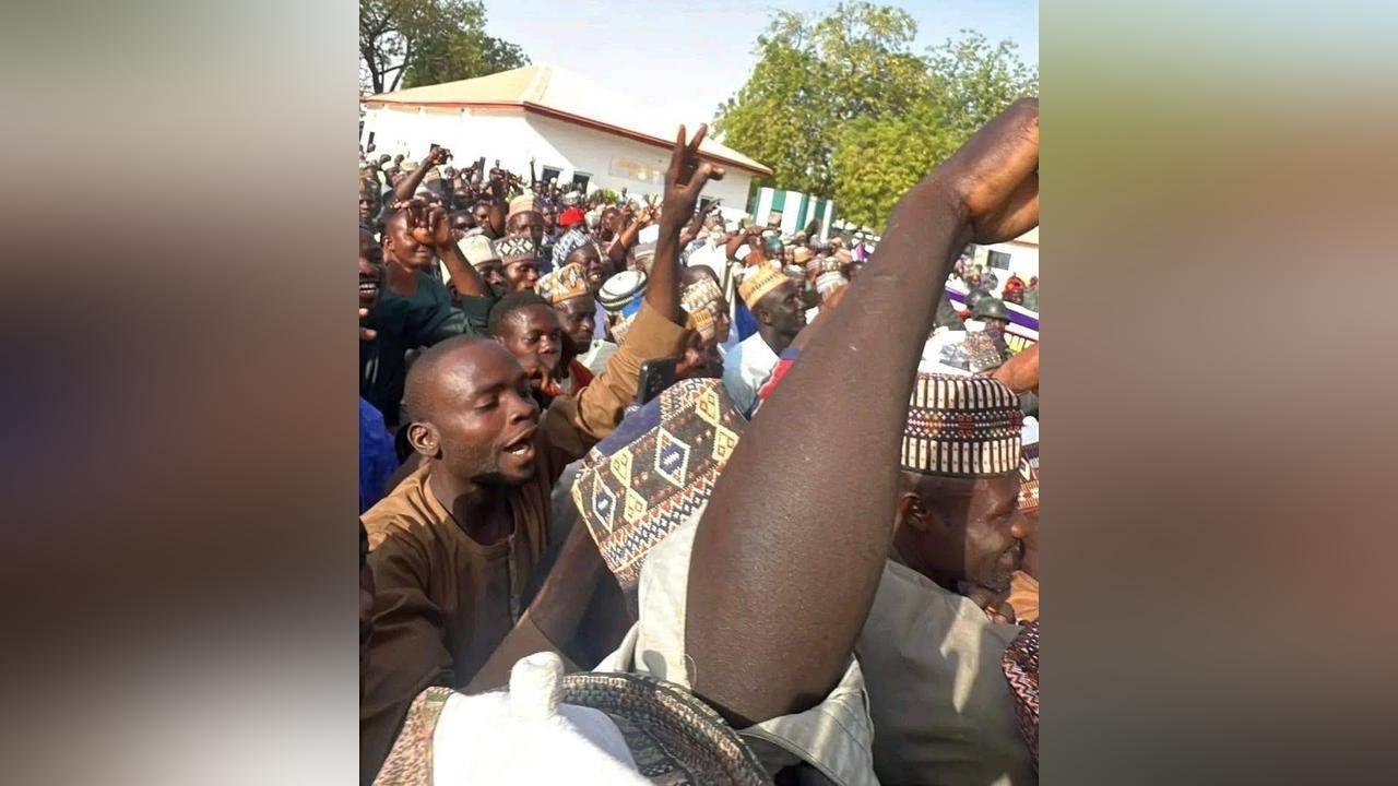 Dakingari Leads Mass Defection from PDP to APC Dakingari Leads Mass Defection from PDP to APC