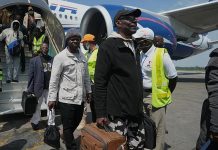 Migrant Crisis: 262 Nigerians Return from SA Migrant Crisis: 262 Nigerians Return from SA