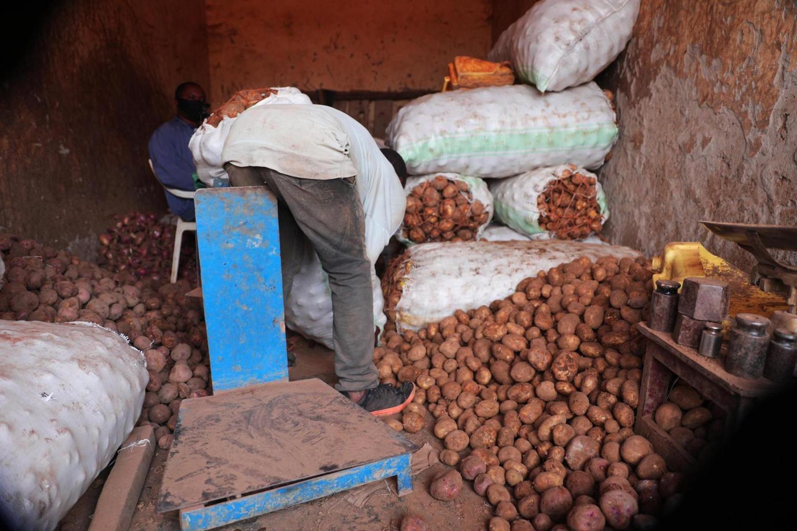 Middlemen plunge potato farmers into losses Middlemen plunge potato farmers into losses