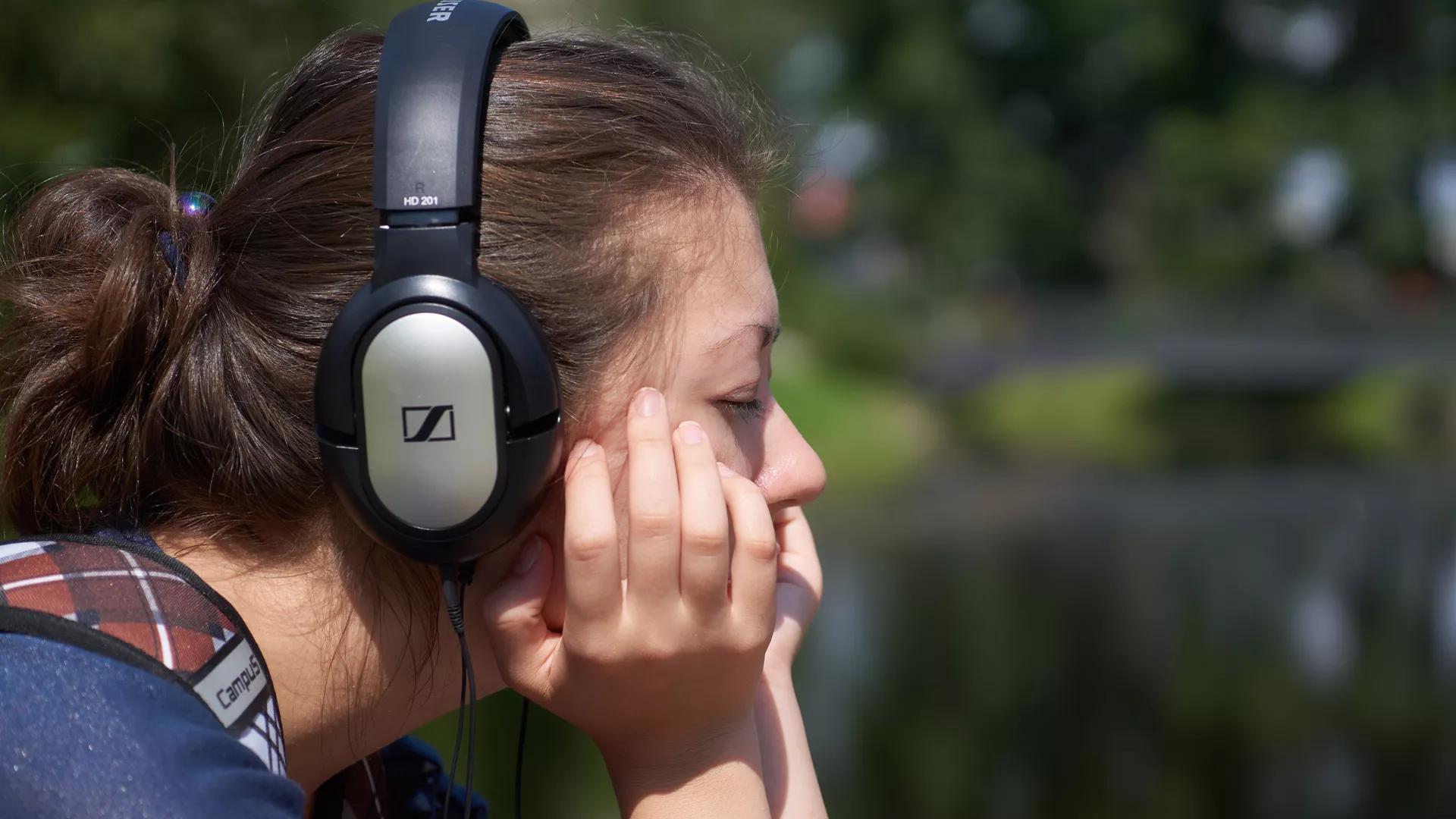 Don't Feel Like Exercising? Music Can Improve Your Mental Health Just as Well as Sports, Study Says Don't Feel Like Exercising? Music Can Improve Your Mental Health Just as Well as Sports, Study Says