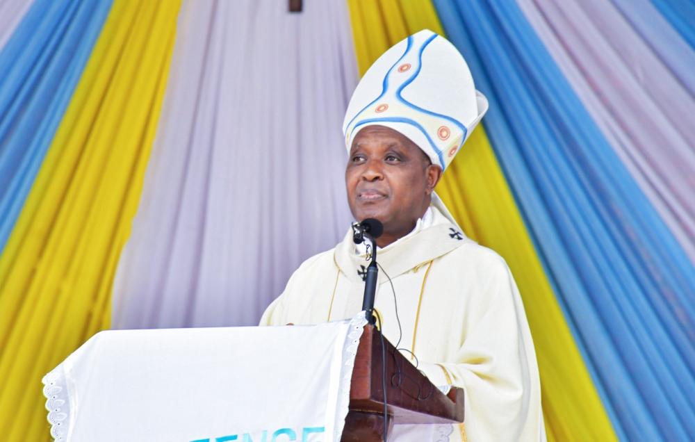 Xmas: Cardinal Kambanda calls for support to poor and refugees Xmas: Cardinal Kambanda calls for support to poor and refugees