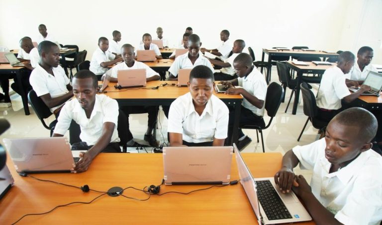 Rwanda to connect 3,000 schools to internet by 2024 - Rwanda
