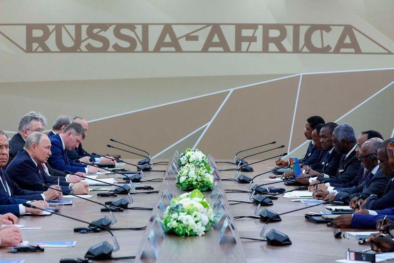 Vulnerable African states continue to cut deals with sanctioned Russia Vulnerable African states continue to cut deals with sanctioned Russia
