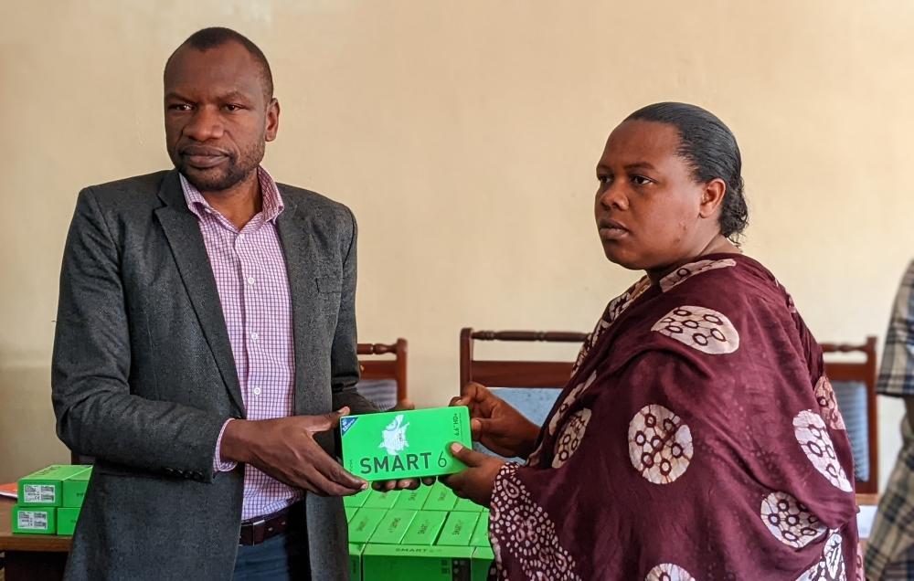 Tech for growth: Burera farmers equipped with smartphones to boost productivity Tech for growth: Burera farmers equipped with smartphones to boost productivity