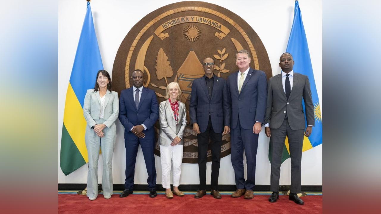 Kagame meets Operation Smile boss Kagame meets Operation Smile boss