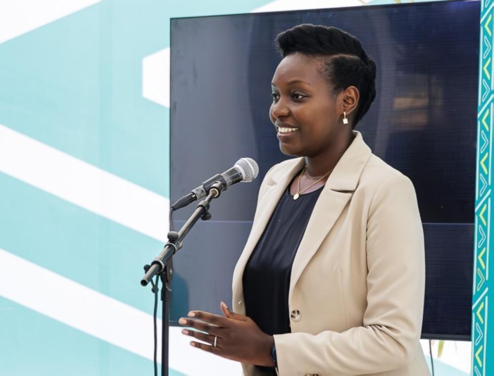 UK Minister Andrew Mitchell unveils digital library in Rwanda - Rwanda