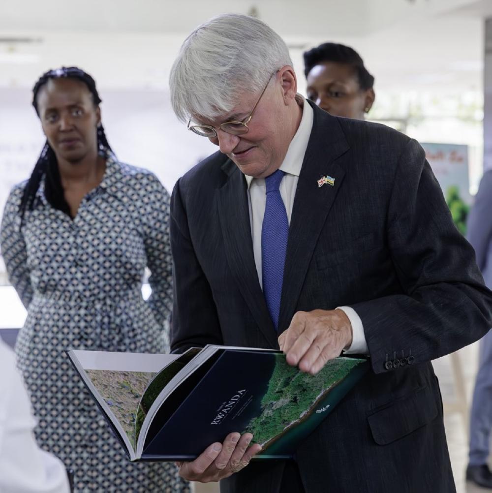 UK Minister Andrew Mitchell unveils digital library in Rwanda - Rwanda