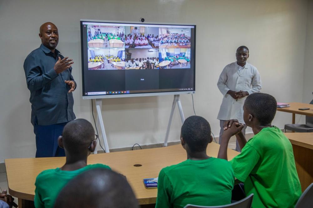 Second Phase of Smart Education Initiative Links 2500 Schools Second Phase of Smart Education Initiative Links 2500 Schools