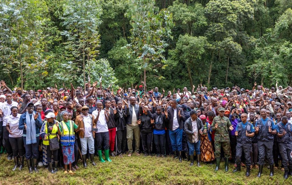 PM Nsengiyumva Plants Over 5000 Trees in Karongi PM Nsengiyumva Plants Over 5000 Trees in Karongi
