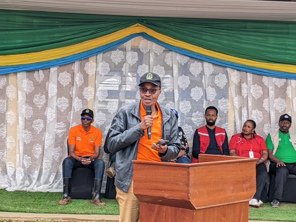 Emergency Ministry Warns Rutsiro Residents on Housing Risks Emergency Ministry Warns Rutsiro Residents on Housing Risks