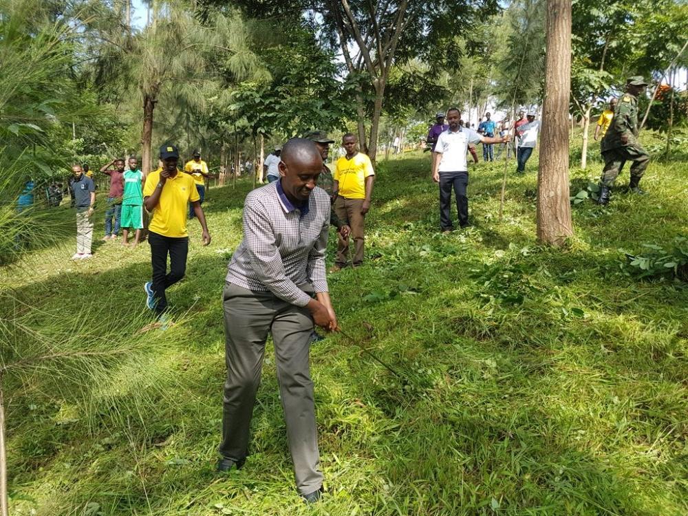 Senate Backs Plan to Broaden Monthly Umuganda Scope Senate Backs Plan to Broaden Monthly Umuganda Scope