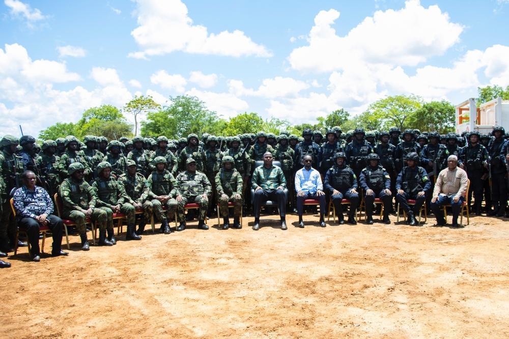 President Chapo visits Rwandan forces in Cabo Delgado President Chapo visits Rwandan forces in Cabo Delgado