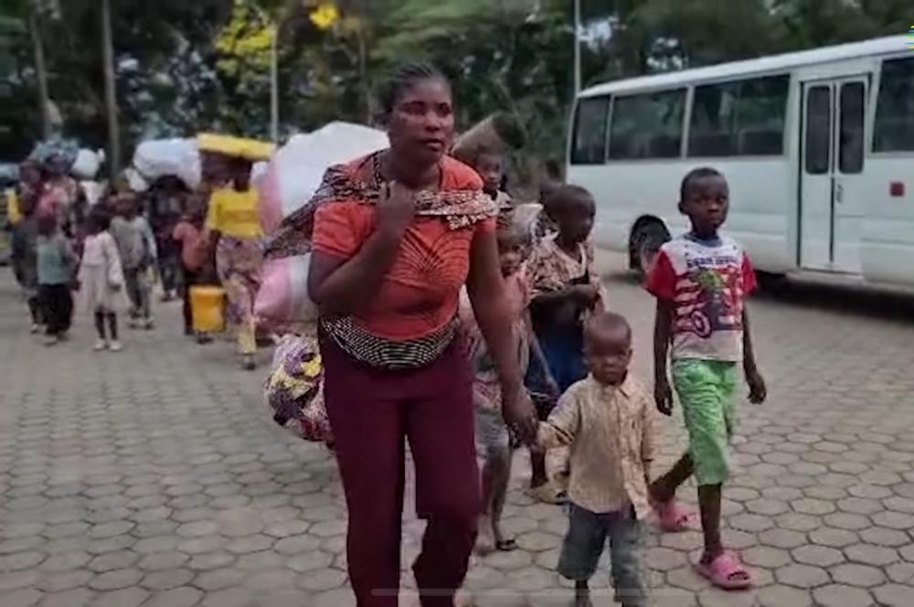 Nearly 200 Congolese refugees flee to Rwanda Nearly 200 Congolese refugees flee to Rwanda