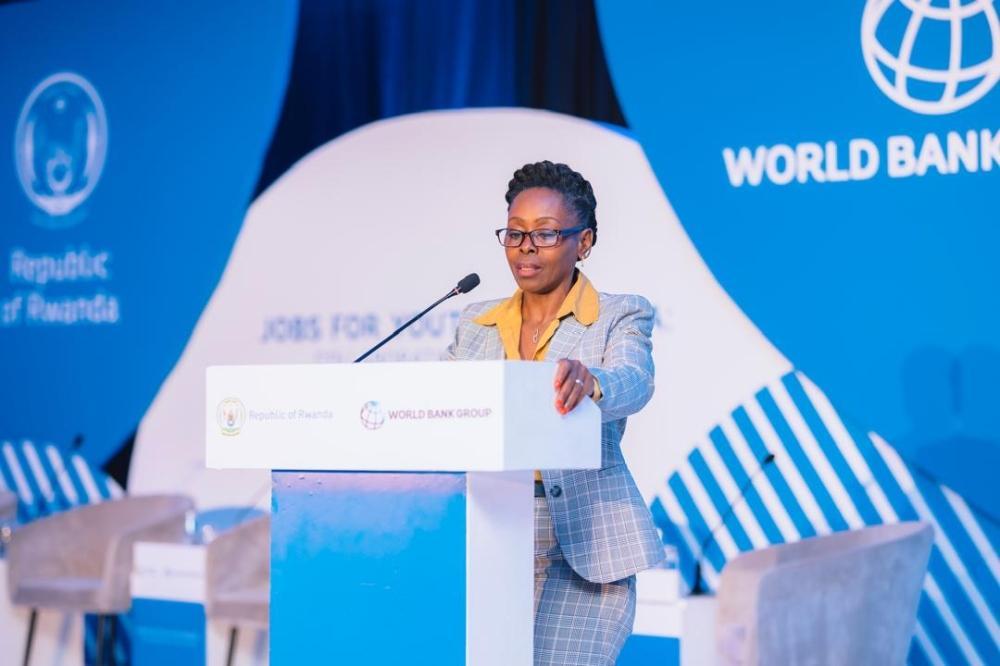 Experts Challenge Employers' Experience Demands for Graduates Experts Challenge Employers' Experience Demands for Graduates