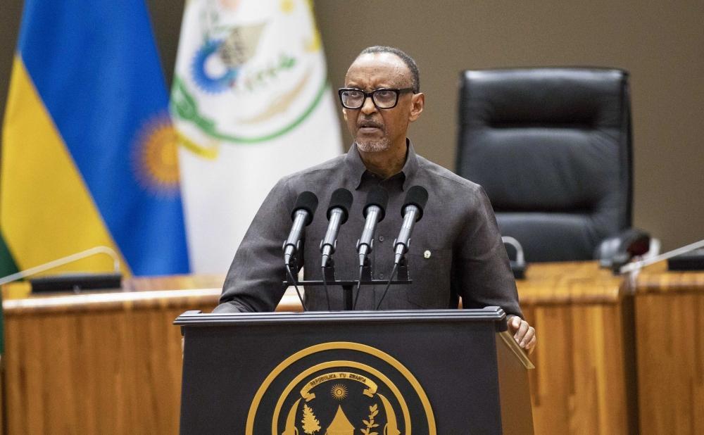 Kagame Urges Greater Dedication from New Ministers Kagame Urges Greater Dedication from New Ministers