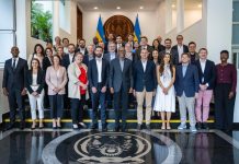 President Kagame meets Dialog Group global leaders President Kagame meets Dialog Group global leaders