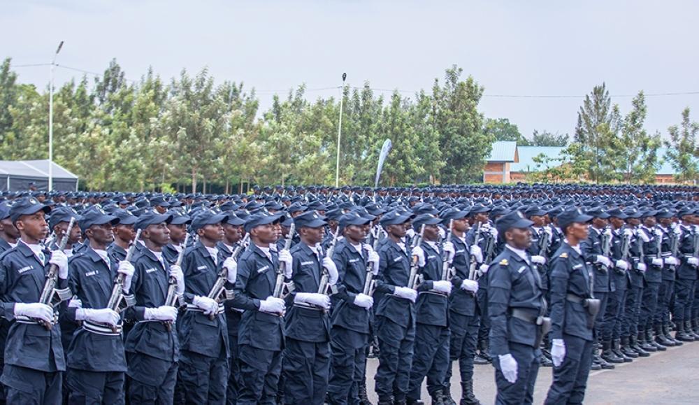 Kagame Promotes Over 5700 Police Officers Kagame Promotes Over 5700 Police Officers