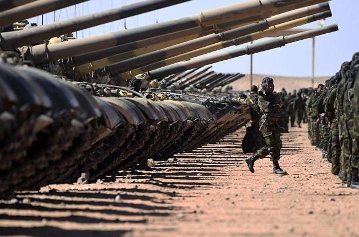 وكالة بلومبرغ الامريكية: القوات الصحراوية تشن هجمات يومية ضد الجيش المغربي، والوضع في المنطقة قابل للانفجار، والشركات الاجنبية متخوفة من العمل في الصحراء الغربية وكالة بلومبرغ الامريكية: القوات الصحراوية تشن هجمات يومية ضد الجيش المغربي، والوضع في المنطقة قابل للانفجار، والشركات الاجنبية متخوفة من العمل في الصحراء الغربية