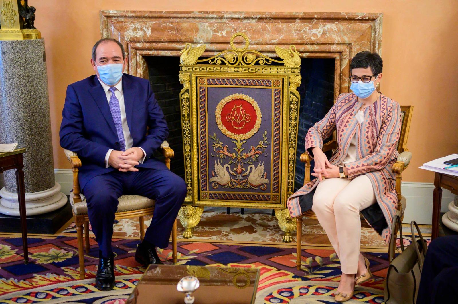 وزير الخارجية الجزائري: اسبانيا لديها مسؤولية تاريخية بالصحراء الغربية ولا يمكنها ان تستمر في التستر خلف الأمم المتحدة”. وزير الخارجية الجزائري: اسبانيا لديها مسؤولية تاريخية بالصحراء الغربية ولا يمكنها ان تستمر في التستر خلف الأمم المتحدة”.