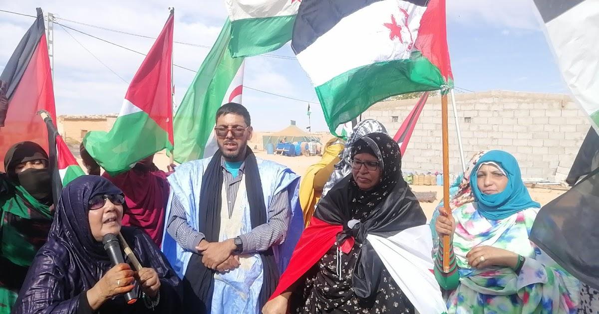 جماهير بلدية گلب أظليم بدائرة تشلة تستقبل القائم بأعمال سفارة جنوب إفريقيا لدى الجمهورية الصحراوية وتنظم وقفة تضامنية مع عائلة الناشطة الحقوقية الصحراوية سلطانة خيا جماهير بلدية گلب أظليم بدائرة تشلة تستقبل القائم بأعمال سفارة جنوب إفريقيا لدى الجمهورية الصحراوية وتنظم وقفة تضامنية مع عائلة الناشطة الحقوقية الصحراوية سلطانة خيا