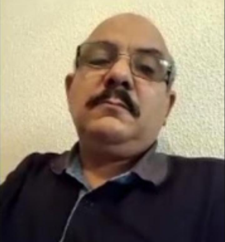 الرئيس محمد عبد العزيز كان متشبثا بمبدأ القيادة الجماعية، وحريصا على أن تمر عملية صنع القرار بأوسع نطاق ممكن لتحقق الاجماع (السفير الديش محمد) الرئيس محمد عبد العزيز كان متشبثا بمبدأ القيادة الجماعية، وحريصا على أن تمر عملية صنع القرار بأوسع نطاق ممكن لتحقق الاجماع (السفير الديش محمد)