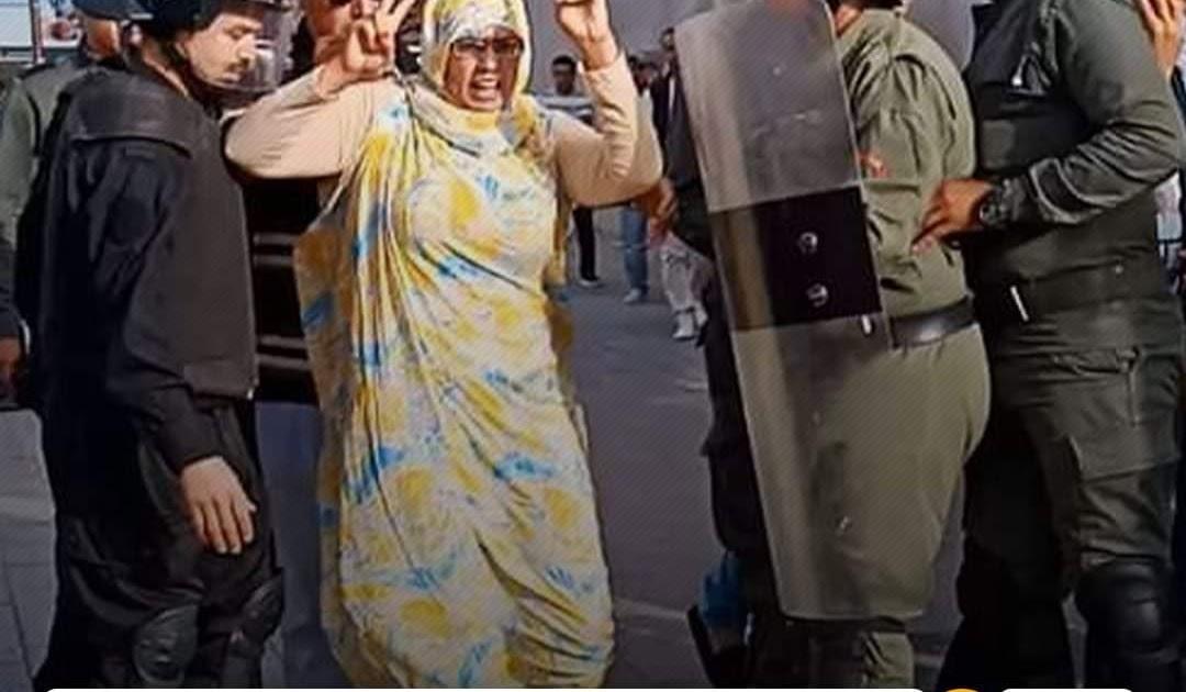تخليدا لذكرى استشهاد الرمز الولي مصطفى السيد ، مناضلات بالعيون المحتلة يخرجن في مظاهرة بالاعلام الوطنية تخليدا لذكرى استشهاد الرمز الولي مصطفى السيد ، مناضلات بالعيون المحتلة يخرجن في مظاهرة بالاعلام الوطنية