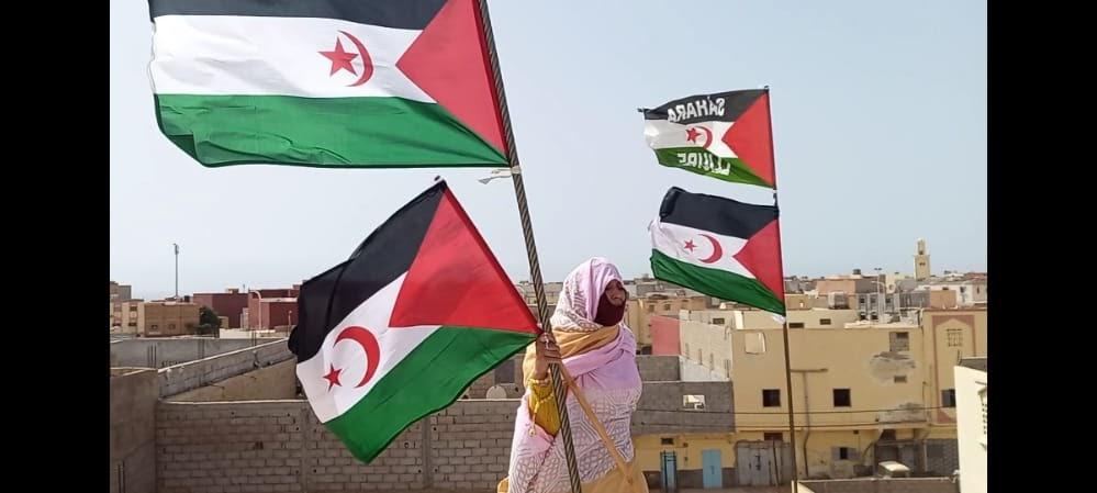 الاحتلال يواصل حصاره الظالم، على منزل عائلة المدافعة الصحراوية عن حقوق الإنسان سلطانة سيد إبراهيم منذ التاسع عشر نوفمبر 2020 الاحتلال يواصل حصاره الظالم، على منزل عائلة المدافعة الصحراوية عن حقوق الإنسان سلطانة سيد إبراهيم منذ التاسع عشر نوفمبر 2020