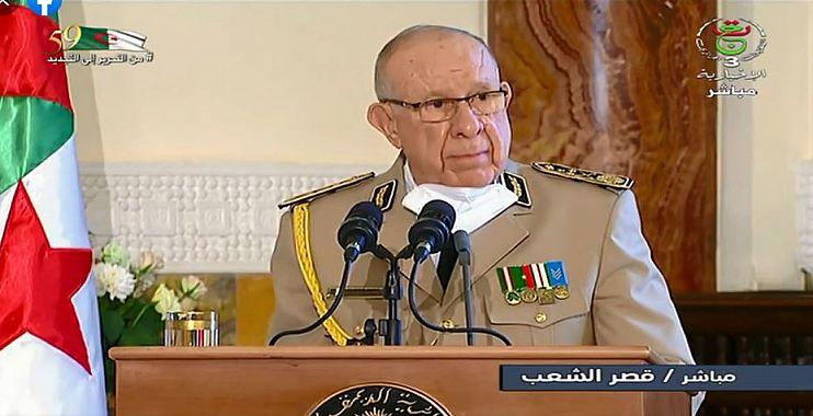 الفريق السعيد شنقريحة, خلال استقباله لمبعوث اممي: ” لا يمكننا الحديث عن الوضع الجهوي, دون التطرق لعودة النزاع المسلح بالصحراء الغربية”. الفريق السعيد شنقريحة, خلال استقباله لمبعوث اممي: ” لا يمكننا الحديث عن الوضع الجهوي, دون التطرق لعودة النزاع المسلح بالصحراء الغربية”.