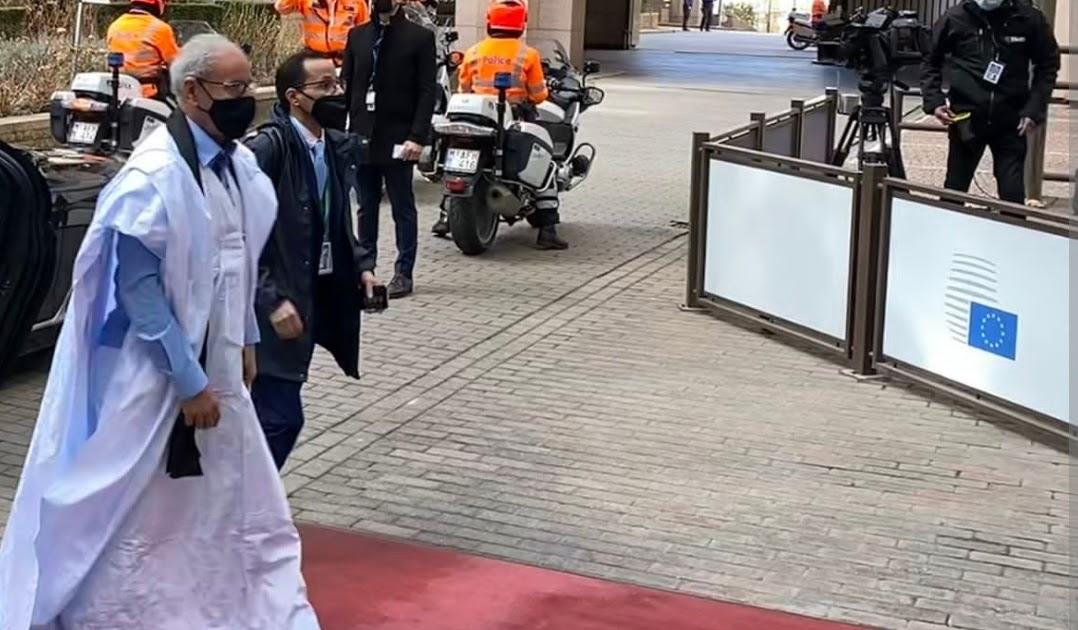 الرئيس الصحراوي يصل بمقر إنعقاد أشغال القمة الـ6 لرؤساء دول وحكومات الإتحاد الأفريقي والإتحاد الأوروبي الرئيس الصحراوي يصل بمقر إنعقاد أشغال القمة الـ6 لرؤساء دول وحكومات الإتحاد الأفريقي والإتحاد الأوروبي