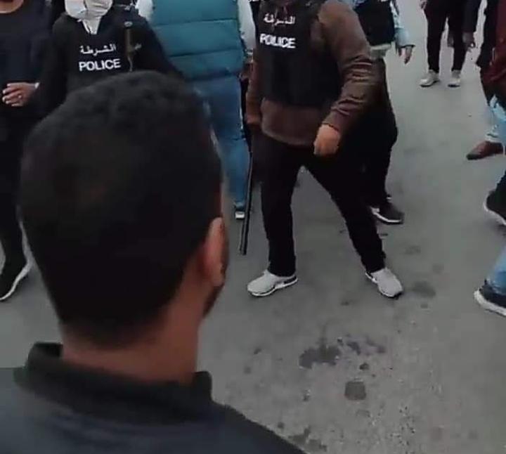 رغم القمع والترهيب البوليسي .. استمرار المظاهرات والاحتجاجات المنددة بجرائم الاحتلال المغربي بالداخلة المحتلة رغم القمع والترهيب البوليسي .. استمرار المظاهرات والاحتجاجات المنددة بجرائم الاحتلال المغربي بالداخلة المحتلة
