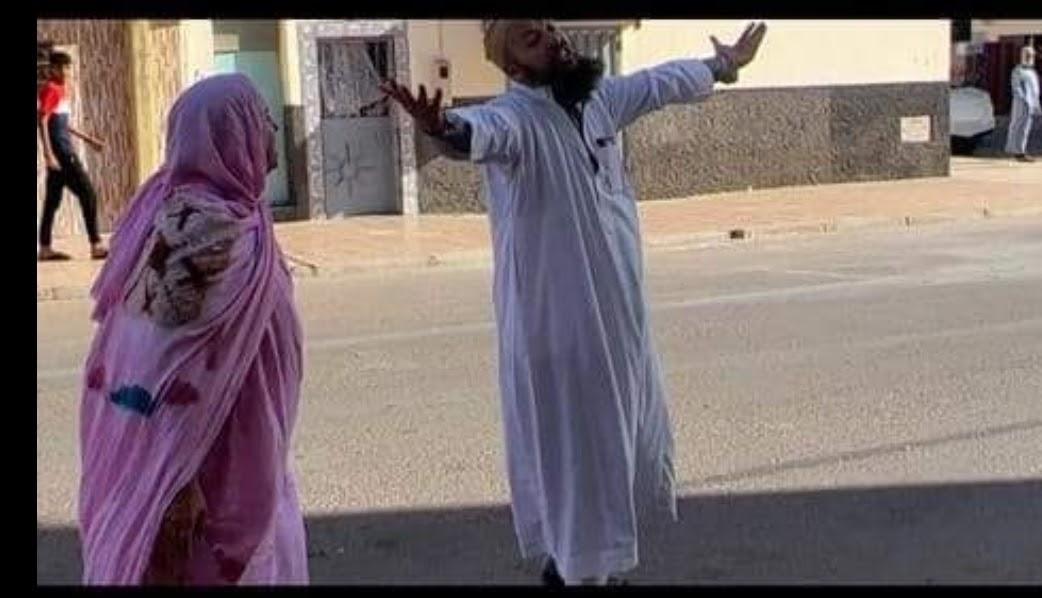 مستوطن مغربي يهاجم منزل عائلة المناضلة والناشطة الحقوقية الصحراوية سلطانة سيدابراهيم خيا ويعتدي بالضرب عليها مستوطن مغربي يهاجم منزل عائلة المناضلة والناشطة الحقوقية الصحراوية سلطانة سيدابراهيم خيا ويعتدي بالضرب عليها