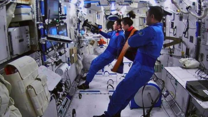 عودة 3 رواد صينيين بعد أطول مهمة مأهولة في الفضاء