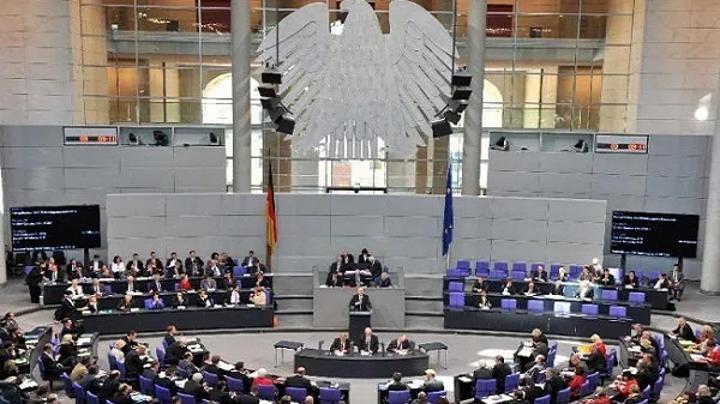 المانيا تنسف ادعاءات المغرب, وتؤكد : الصحراء الغربية ليست تحت السيطرة الفعلية لسلطة إدارية يشرعها القانون الدولي, وهي و المملكة المغربي اقليمان منفصلان ومتمايزان. المانيا تنسف ادعاءات المغرب, وتؤكد : الصحراء الغربية ليست تحت السيطرة الفعلية لسلطة إدارية يشرعها القانون الدولي, وهي و المملكة المغربي اقليمان منفصلان ومتمايزان.