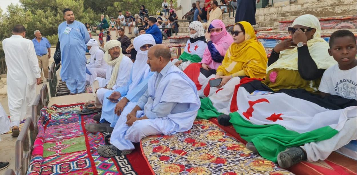 الإتحادية الصحراوية للز الإبل تشارك في فعاليات سباق الهجن المنظم بولاية وهران الجزائرية