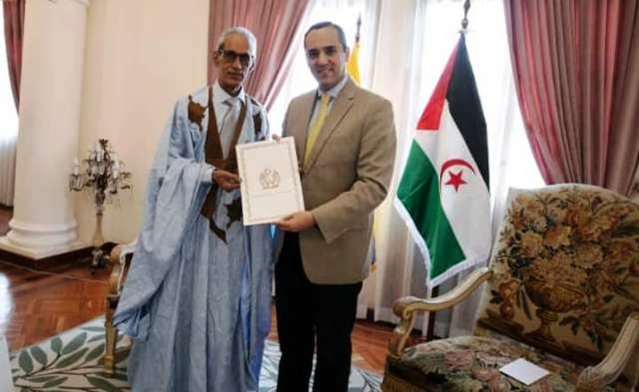 أحميدوها أحمد يقدم لوزارة الخارجية الاكوادورية نسخة من أوراق اعتماده سفيرا للجمهورية الصحراوية بالبلد أحميدوها أحمد يقدم لوزارة الخارجية الاكوادورية نسخة من أوراق اعتماده سفيرا للجمهورية الصحراوية بالبلد