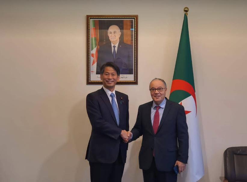 اليابان تتبرّع بمليون دولار للاجئين الصحراويين.. وبلاني يدعو طرفي النزاع للعودة إلى المفاوضات اليابان تتبرّع بمليون دولار للاجئين الصحراويين.. وبلاني يدعو طرفي النزاع للعودة إلى المفاوضات