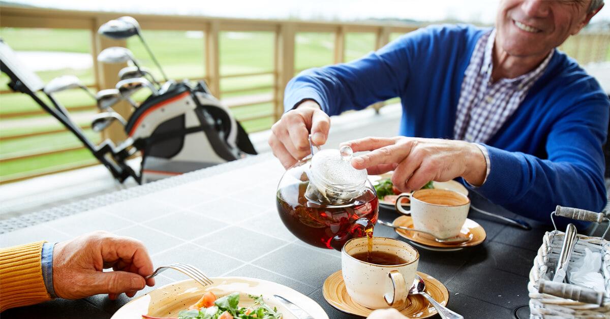 ضرر تناول الشاي بعد الأكل مباشرة ضرر تناول الشاي بعد الأكل مباشرة