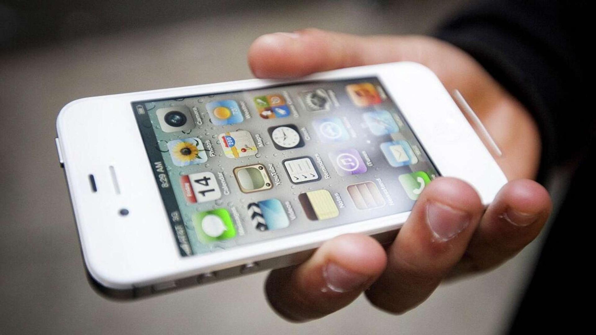 دراسة تحذر من الهواتف والساعات الذكية... تنقل الأمراض دراسة تحذر من الهواتف والساعات الذكية... تنقل الأمراض