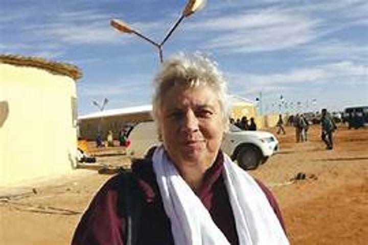 الناشطة الحقوقية الفرنسية كلود مونجان تدعو إلى إيلاء أهمية خاصة لمسألة المعتقلين السياسيين الصحراويين الناشطة الحقوقية الفرنسية كلود مونجان تدعو إلى إيلاء أهمية خاصة لمسألة المعتقلين السياسيين الصحراويين